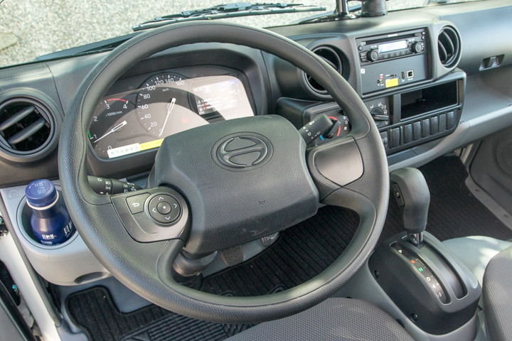 Hino 300 系列「Super 5」試駕 ｜ 大家都能開的5噸貨車！