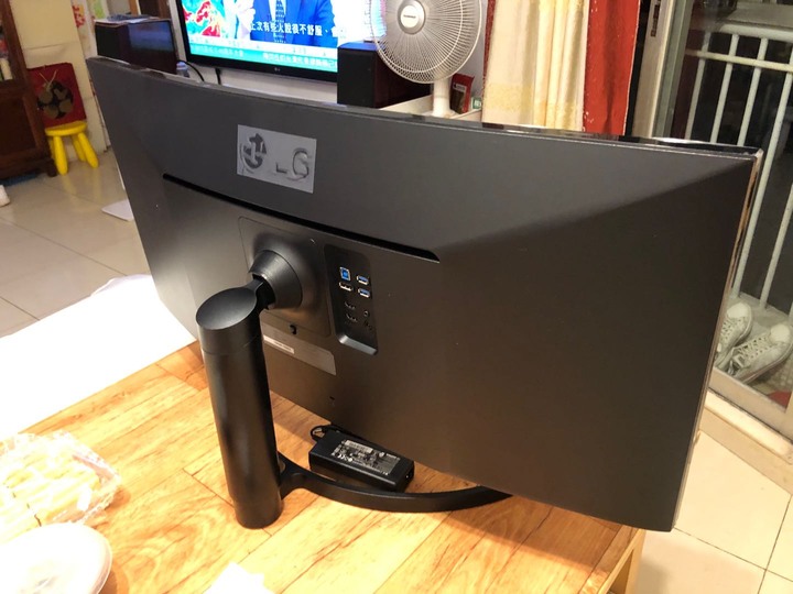 LG 35WN65C-B 開箱