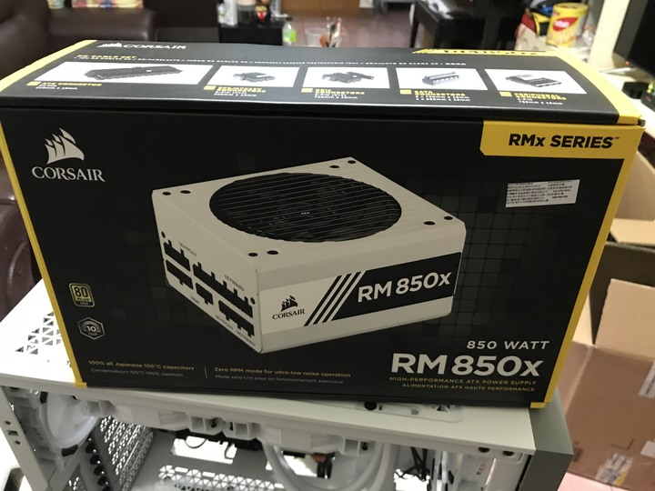 【純分享】開箱技嘉RTX3080 Vision搭配純白主機