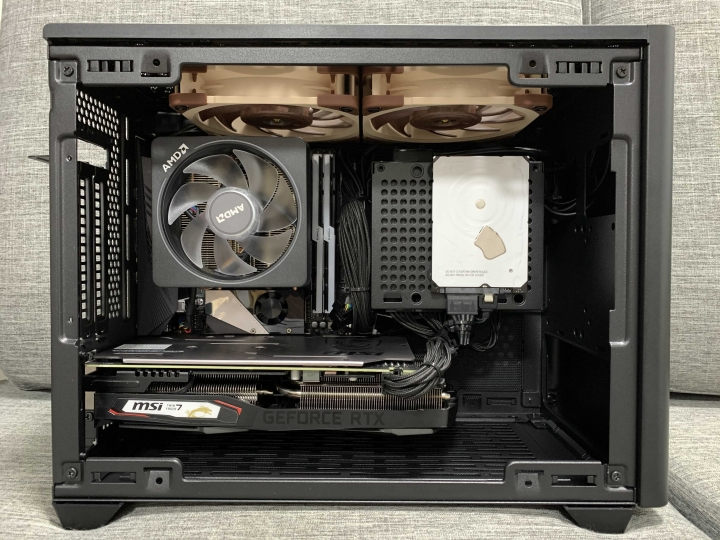 《分享》CoolerMaster NR200P ITX機箱