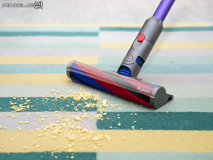 Dyson digital slim fluffy extra 無線吸塵器評測 輕巧但效果不減!