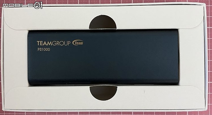 點我看大圖 IP68 等級可以丟到水裡的外接 SSD PD1000 開箱
