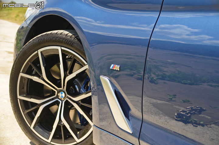 BMW 5系列小改款國內首試,集結科技、高質感與絕佳動態表現,令人傾心的豪華房車正應如此!
