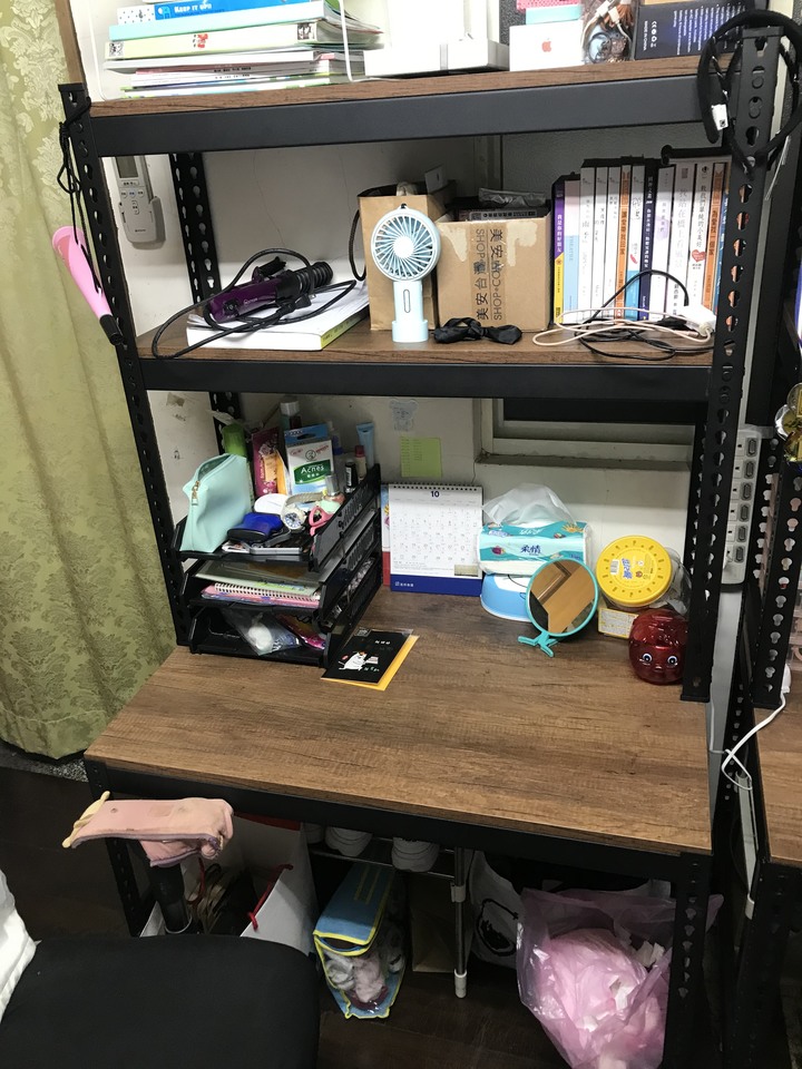 開箱～安寶角鋼書桌