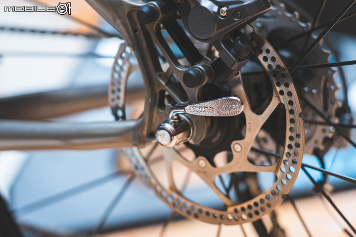 Tacx NEO 2T 智慧訓練台實測分享 細膩踩踏感與擬真的道路體驗!