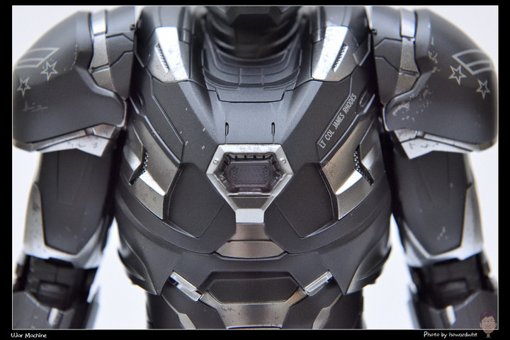 【開箱】簡單一樣可以很MAN - Hot Toys《復仇者聯盟：終局之戰》戰爭機器