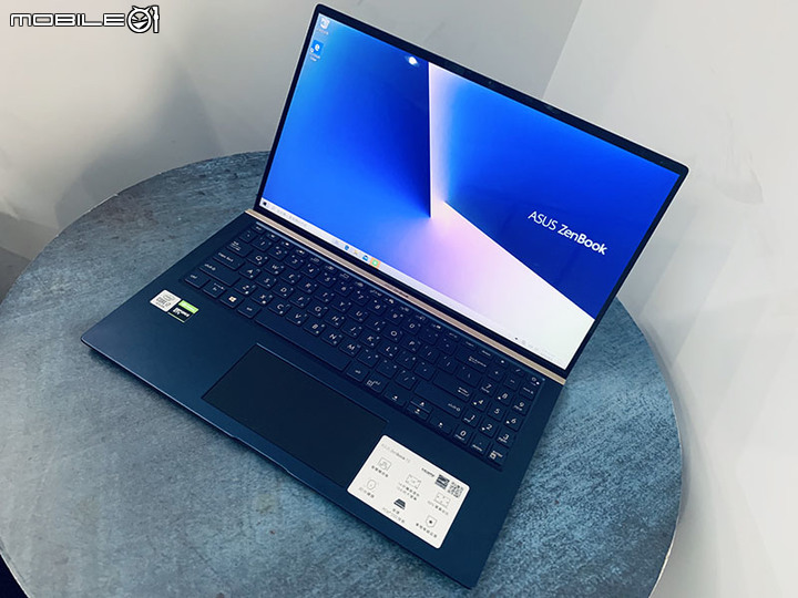 點我看大圖 重拾一抹藍天 -- ASUS ZenBook 15 UX534F