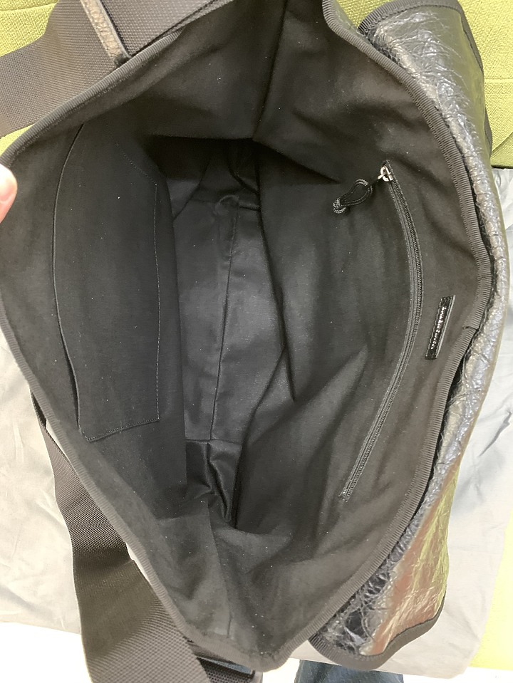 [開箱]BALENCIAGA 側背/斜背包