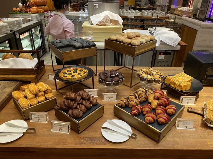 <跟著蛤仔肉去旅遊> 美福饗不完 - 美福大飯店菁英客房一泊二食遊記