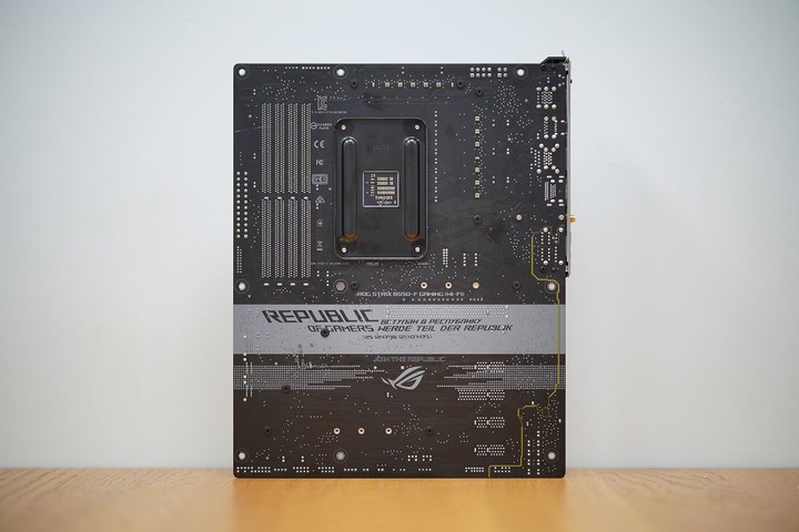 開箱(香)啦 華碩 ROG STRIX B550-F GAMING
