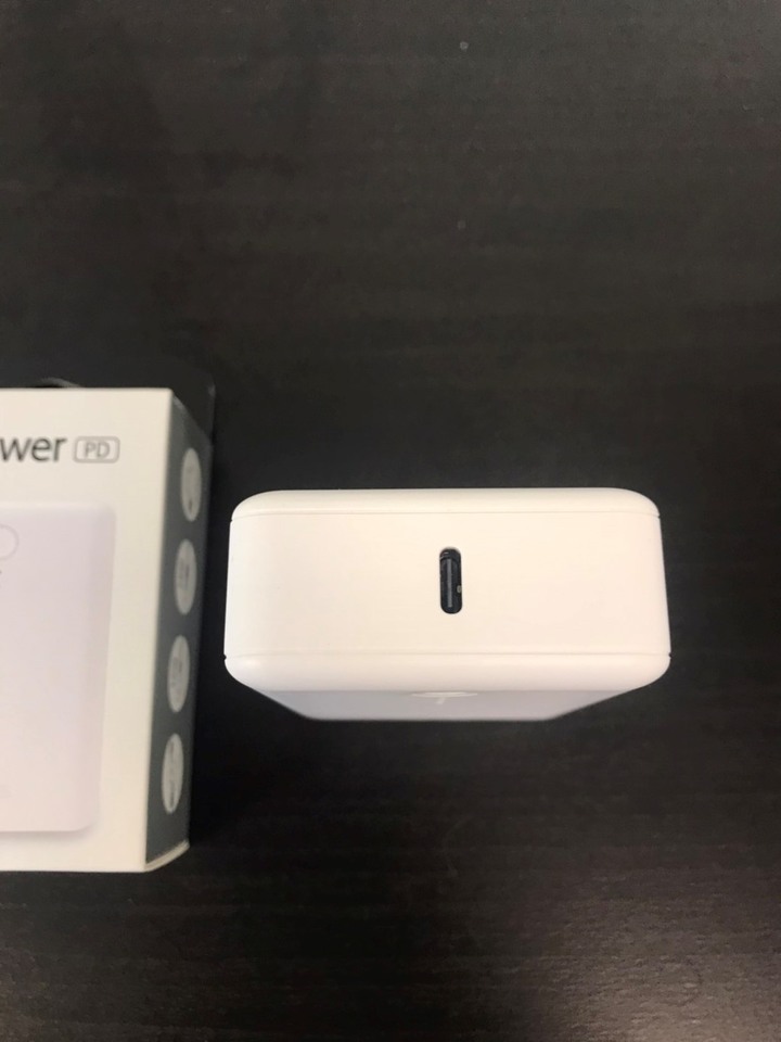 ASUS Zenpower 10000 PD+48W旅充頭 開箱