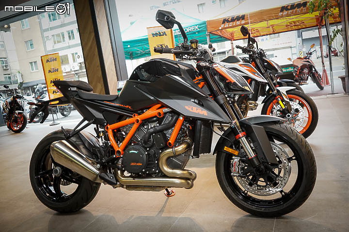 【採訪】猛獸抵台！KTM 1290 Super Duke R 以及 890 Duke R 台灣正式上市！