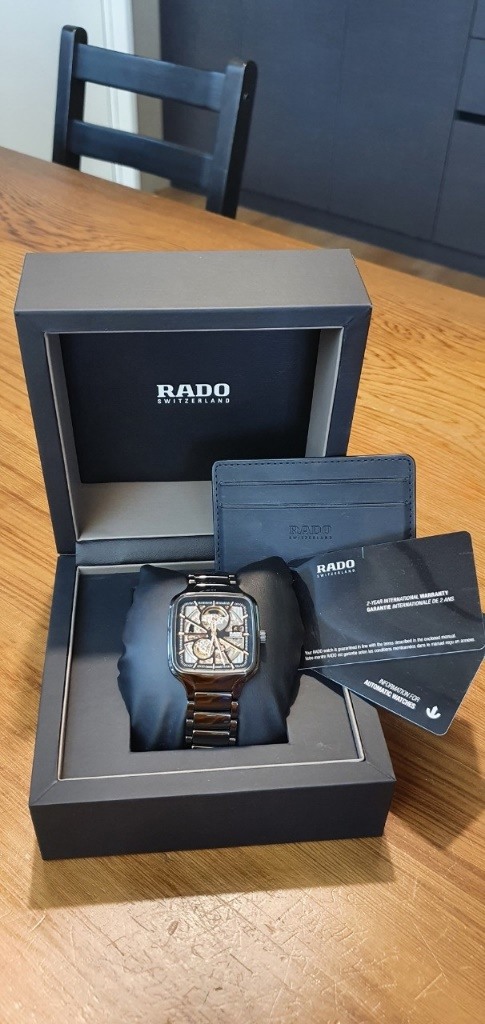 不能開票,就來開箱吧~~終於入手,Rado true square鏤空款 !