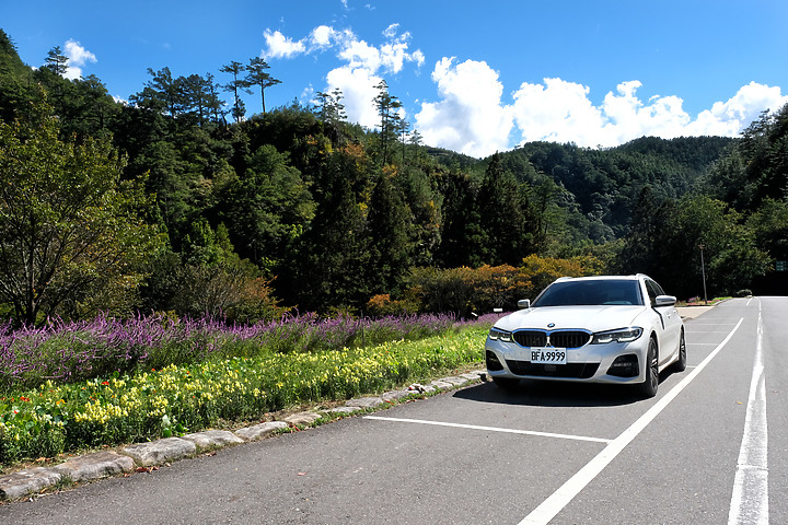 320i touring 白色 開箱