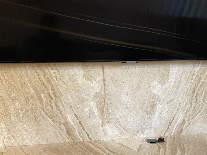 簡易開箱 Samsung 75Q95T 電視