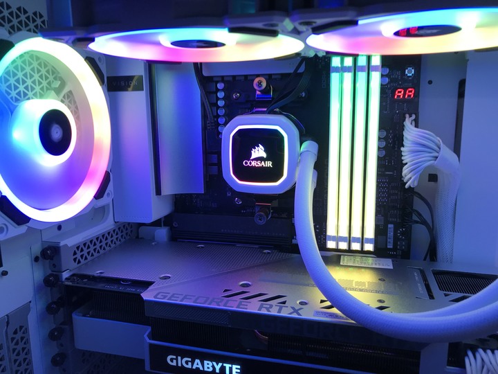 【純分享】開箱技嘉RTX3080 Vision搭配純白主機