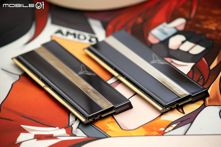 點我看大圖 內斂鏡面、冷光穿透 T-FORCE XTREEM ARGB DDR4 3600 8G*2