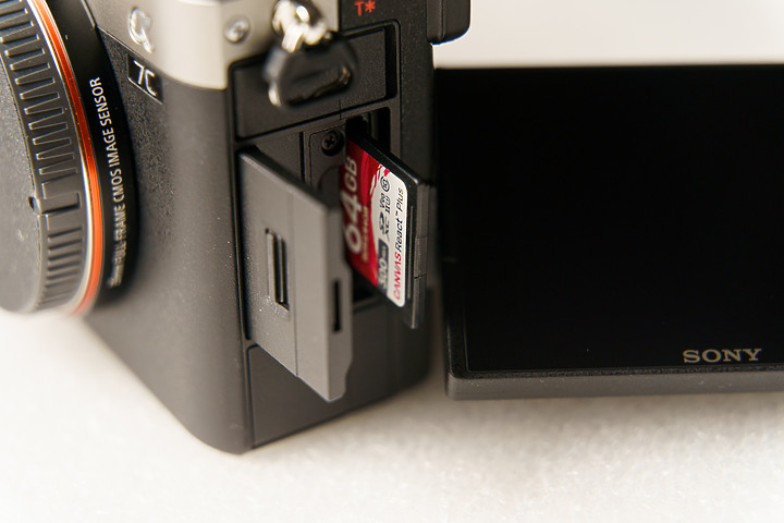 入手全幅該怎麼選?  SONY A7C VS A7III 的差異處