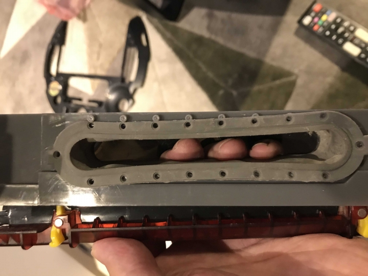 放假閒閒沒事就把iRobot 980分解保養一下