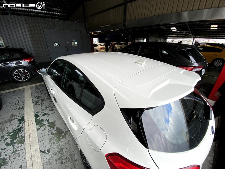 我的第一輛福特(Ford focus 5Dst-line lommel開箱)(後續心得 2021/03/15 更新)