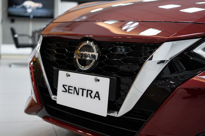 - All New SENTRA - 展示間賞車及試乘體驗分享文
