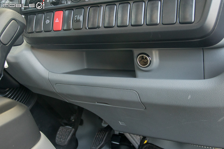 Hino 300 系列「Super 5」試駕 | 大家都能開的5噸貨車!