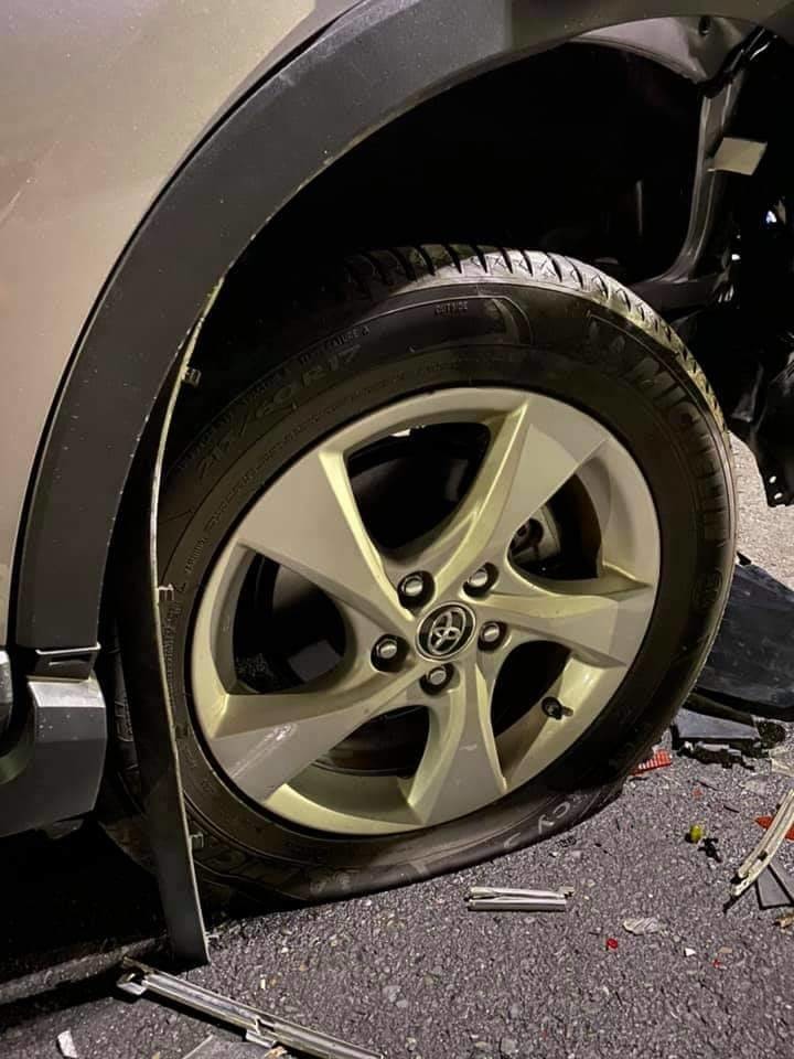 只有販售能力，無維修能力?車在原廠放了兩個月半還修不好?這是啥高科技神車?