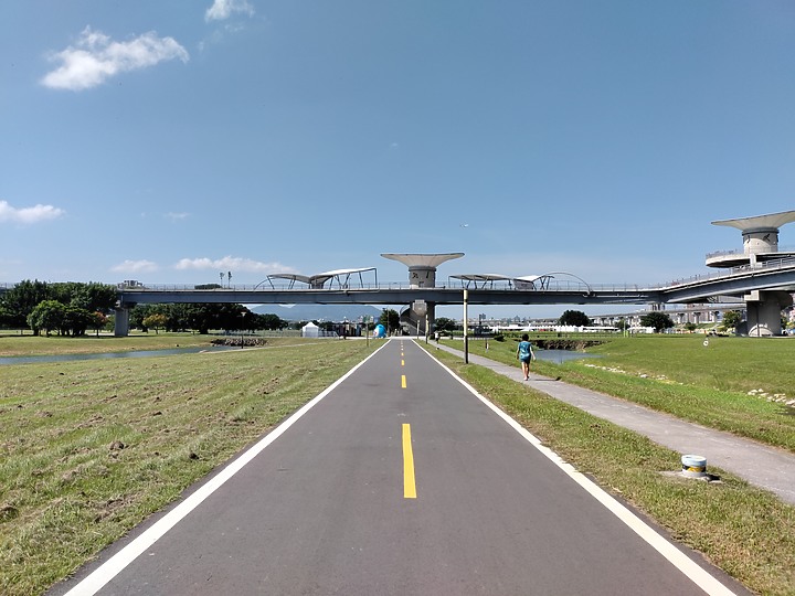 照片比較: HTC U12+ 、U20 5G哪支拍得好