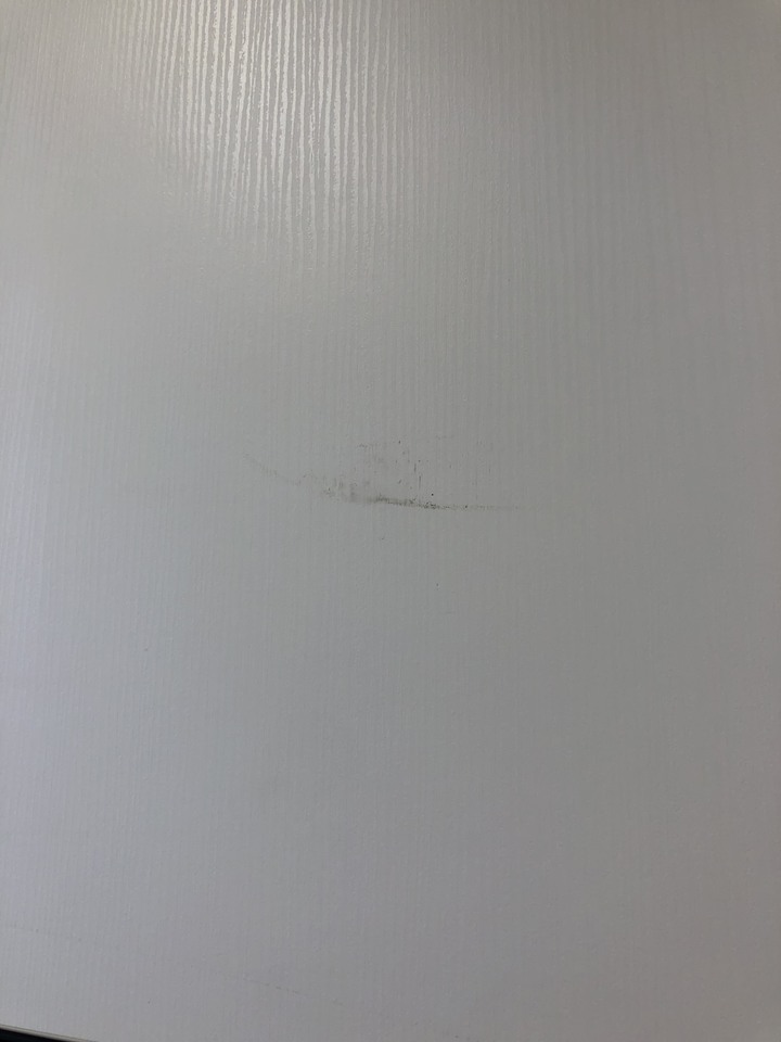 系統櫃殘膠
