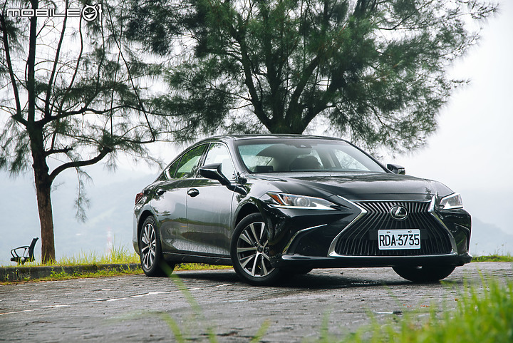 Lexus新年式ES200豪華版試駕|動力換裝 質感更添細膩