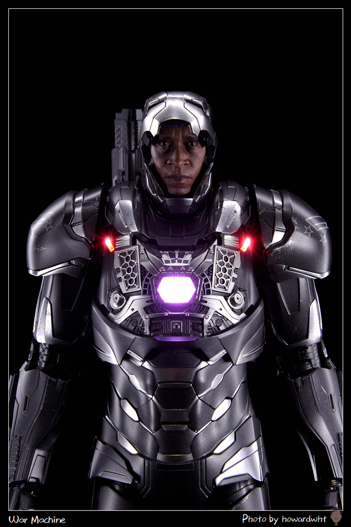 點我看大圖 【開箱】簡單一樣可以很MAN - Hot Toys《復仇者聯盟:終局之戰》戰爭機器