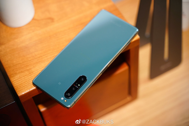 Xperia 1ii 限定版 （12GB ram 鏡湖綠）更新 將於 10/20 在台灣亮相，香港稍後時間跟隨推出