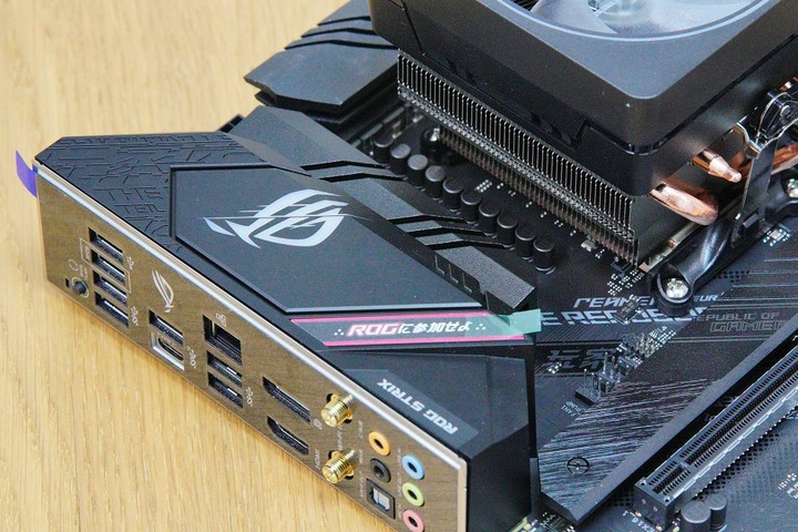 開箱(香)啦 華碩 ROG STRIX B550-F GAMING