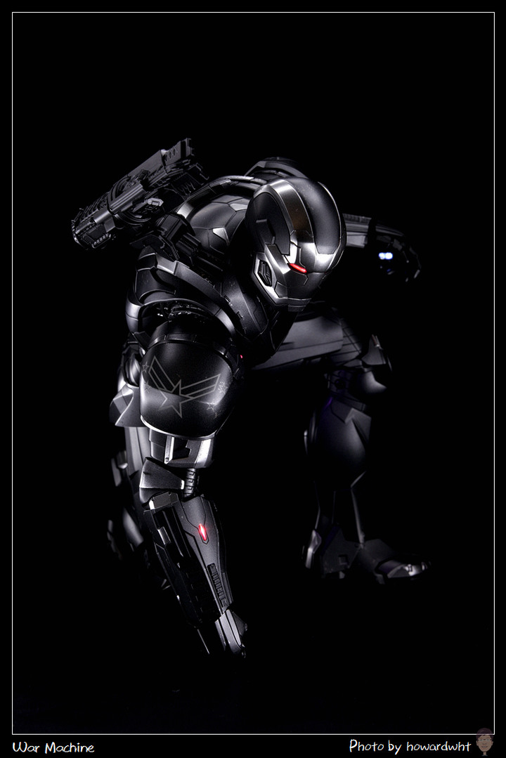 點我看大圖 【開箱】簡單一樣可以很MAN - Hot Toys《復仇者聯盟:終局之戰》戰爭機器