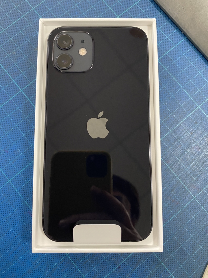 IPHONE12的設計，真的是很偷懶！