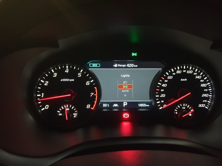 開了快滿一年的KIA Stinger 3.3, 一些有趣的功能跟買下它的理由
