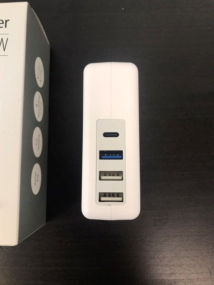 ASUS Zenpower 10000 PD+48W旅充頭 開箱