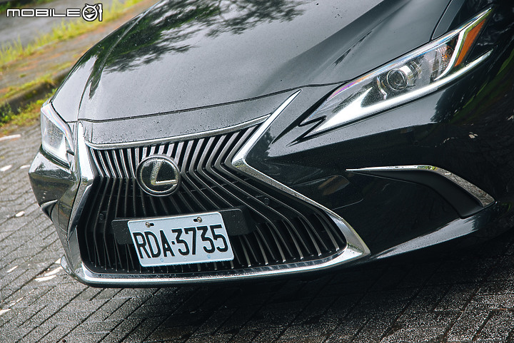 Lexus新年式ES200豪華版試駕|動力換裝 質感更添細膩
