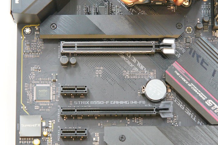 開箱(香)啦 華碩 ROG STRIX B550-F GAMING