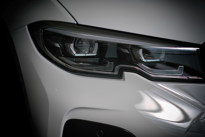 320i touring 白色 開箱
