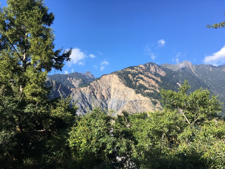 【日治八通關古道越嶺】| 介於傳統與現代之間的歷史經緯、消逝中的華巴諾駐在所—標題出自《MIT台灣誌》