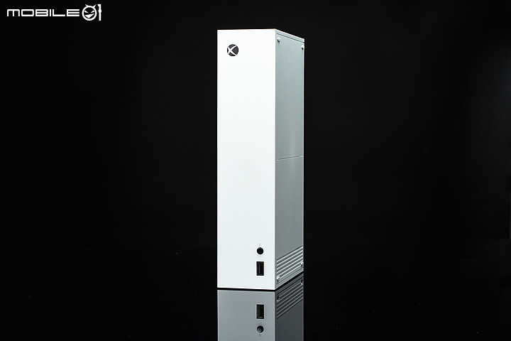 Xbox Series X | S外型開箱 小體積大效能!