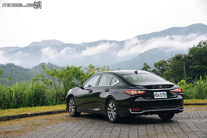 Lexus新年式ES200豪華版試駕|動力換裝 質感更添細膩