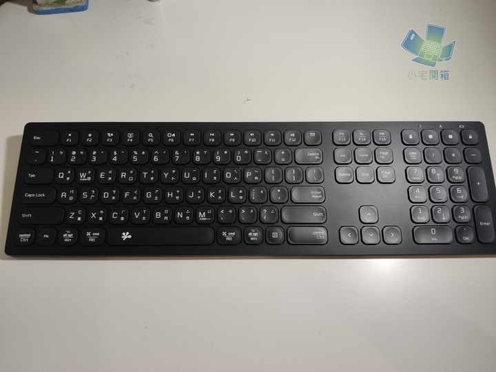 點我看大圖 【小宅開箱】無線硬實力,移動辦公新寵兒 B.friend RB730無線雙模智能鍵盤