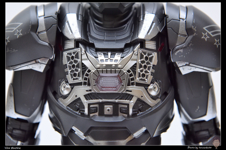 【開箱】簡單一樣可以很MAN - Hot Toys《復仇者聯盟：終局之戰》戰爭機器