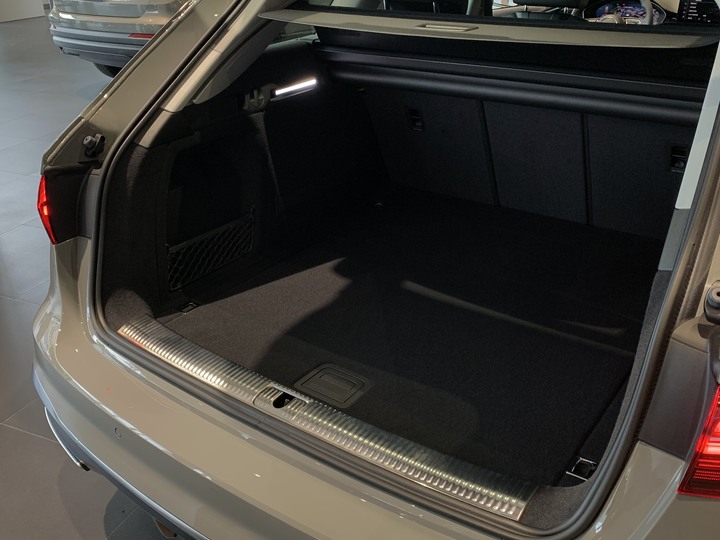 A4 Avant S line絕美旅行車，展間賞車圖分享
