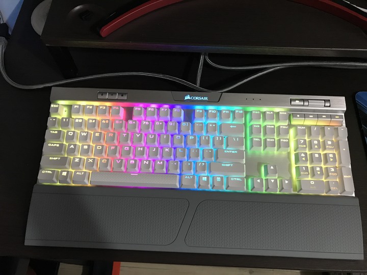 【純分享】開箱技嘉RTX3080 Vision搭配純白主機