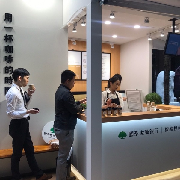 信義區香堤大道 時裝週展覽遊記