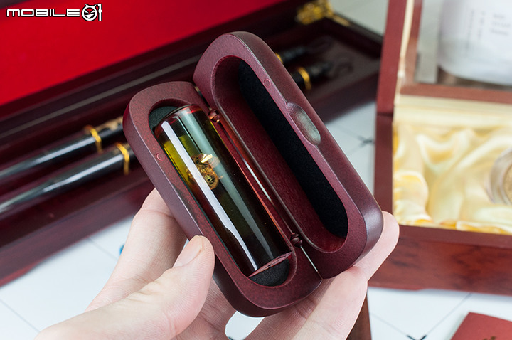 [開箱]寶貝出生紀念禮物~唯原工藝肚臍章+胎毛章禮盒