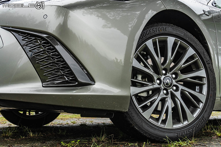 Lexus ES250 F Sport 試駕|紳士格調動感呈現